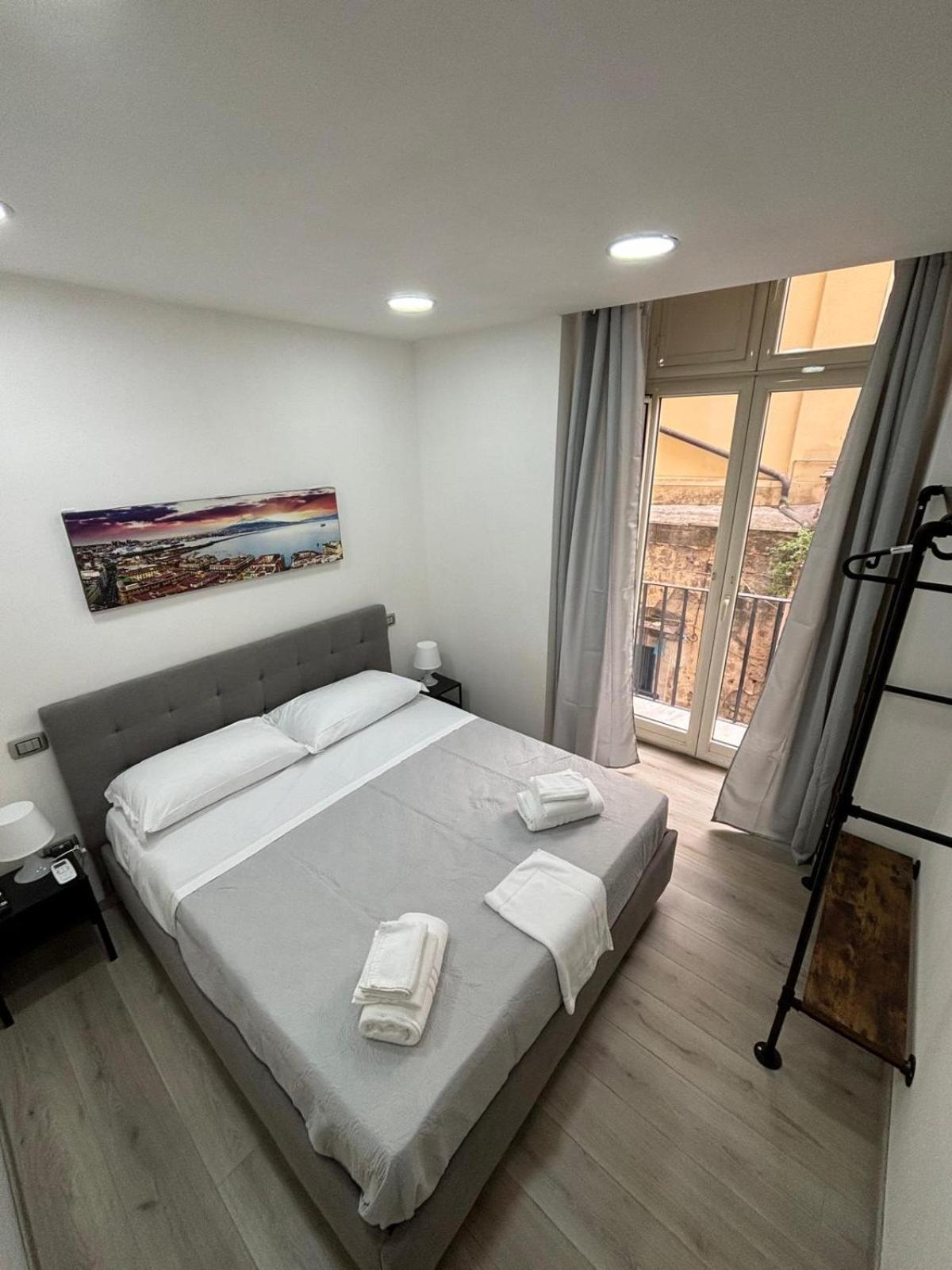 Na City Rooms Νάπολη Εξωτερικό φωτογραφία