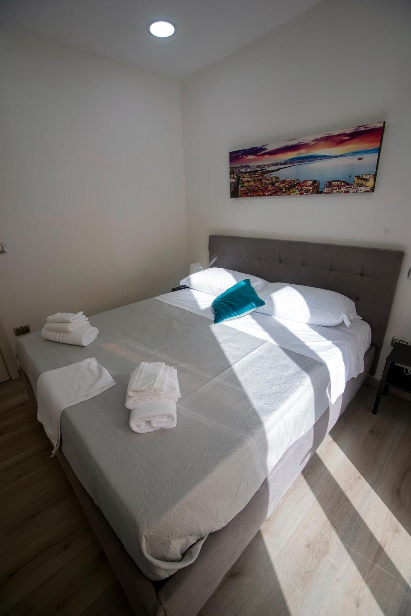 Na City Rooms Νάπολη Εξωτερικό φωτογραφία