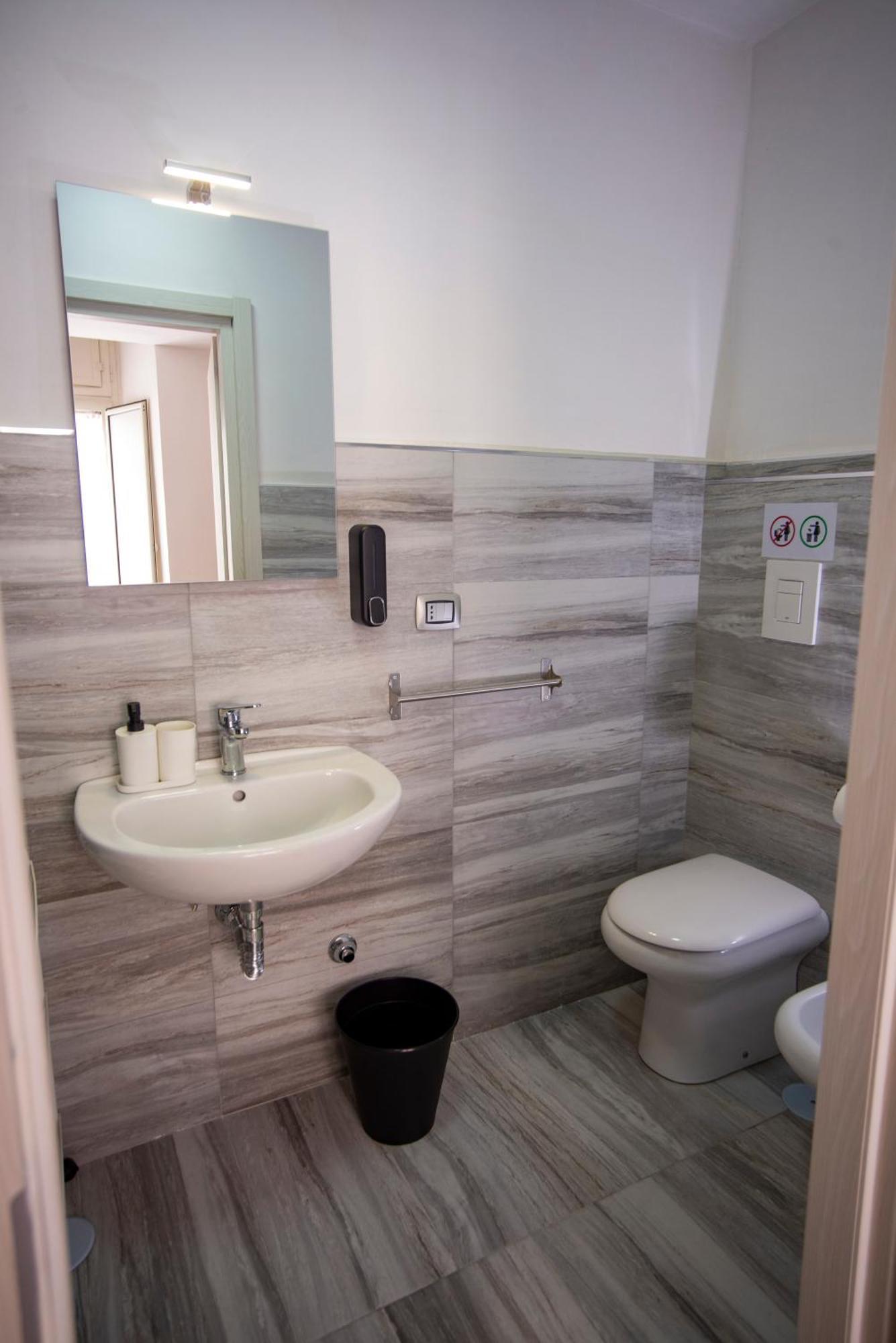 Na City Rooms Νάπολη Εξωτερικό φωτογραφία
